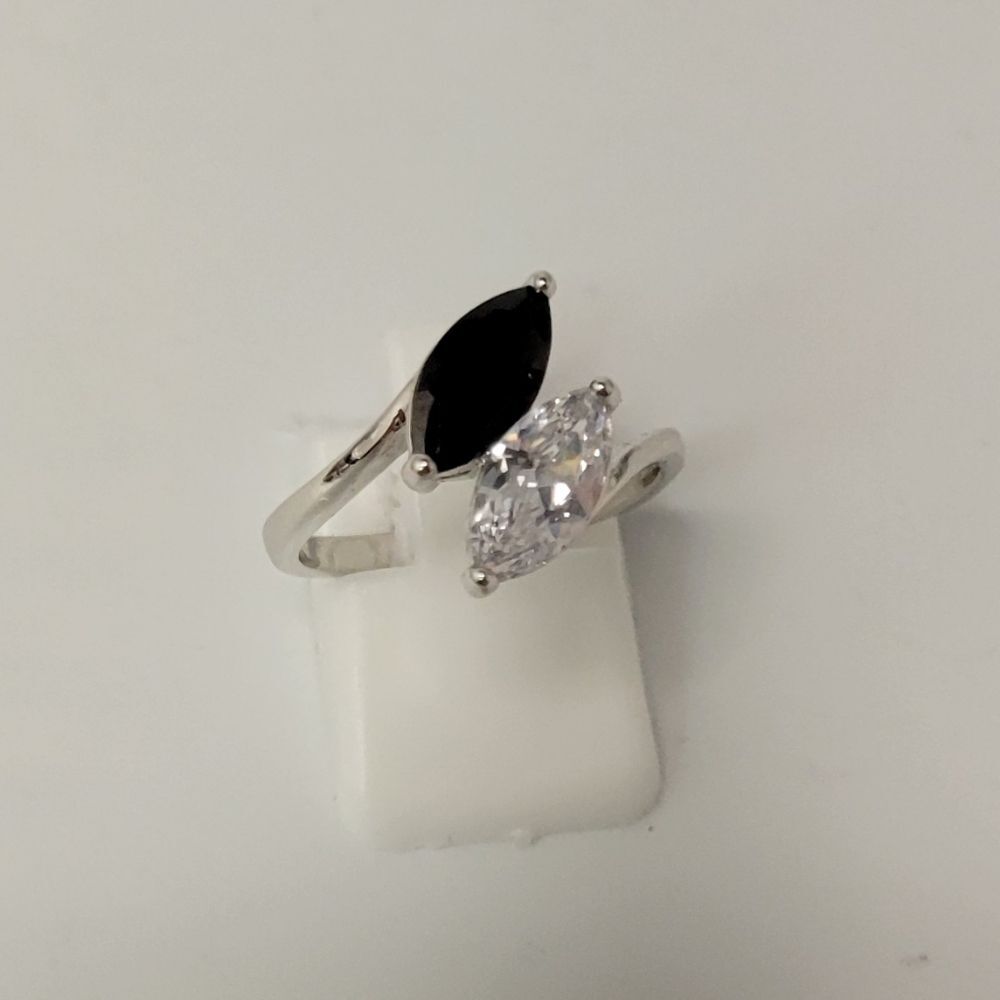New! Size 7, Rhinestone Ring - Picture 3 of 10